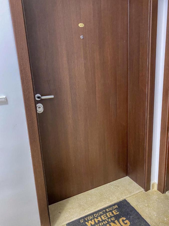 Stylish Urban Apart New 2021 Close To The Beach Warna Exterior foto